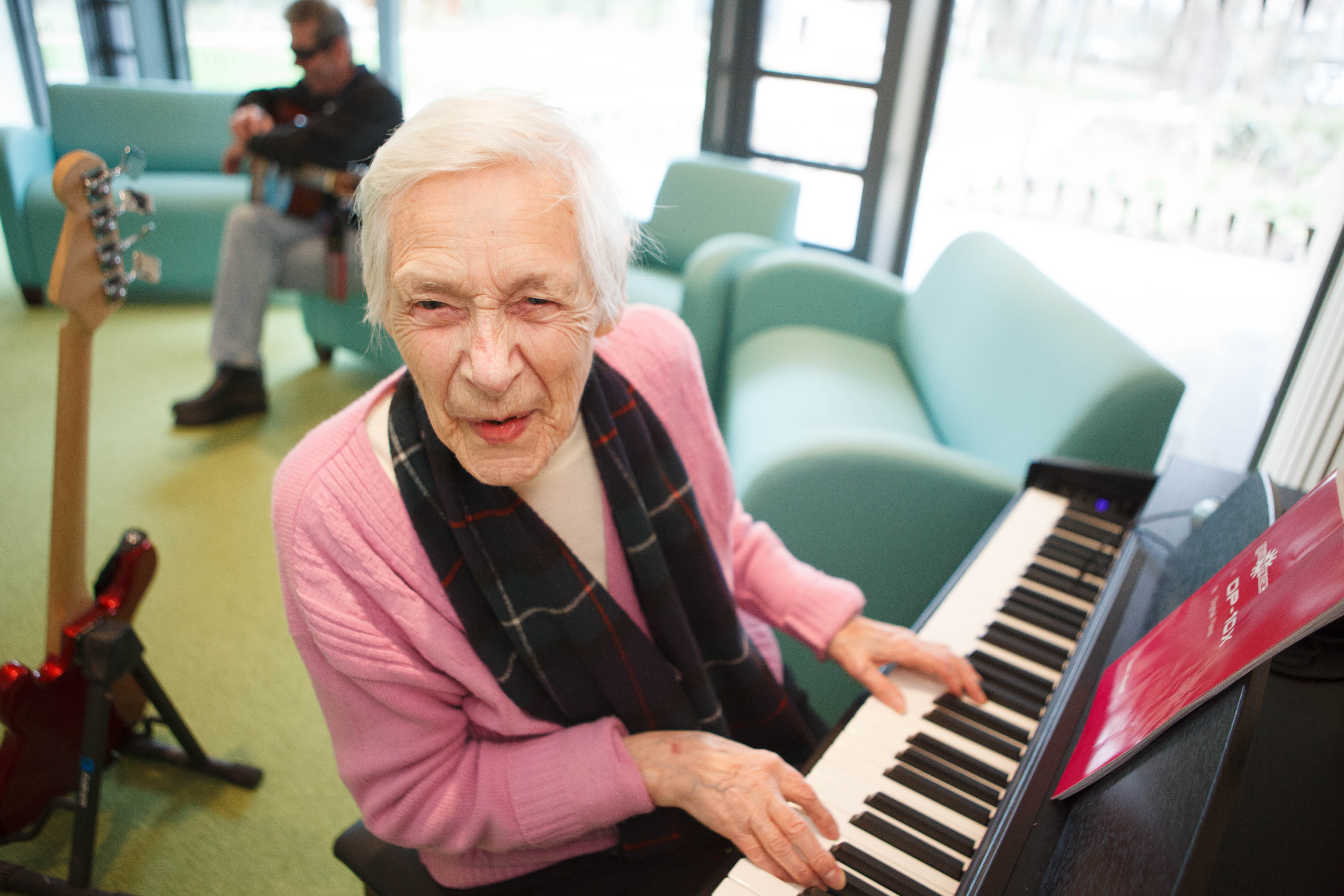 Veteran with sight loss plays the piano